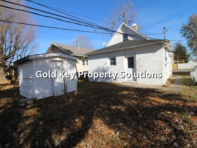 Building Photo - 2633 Main St