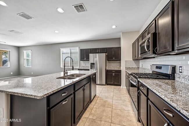 Building Photo - 31027 W Mulberry Dr