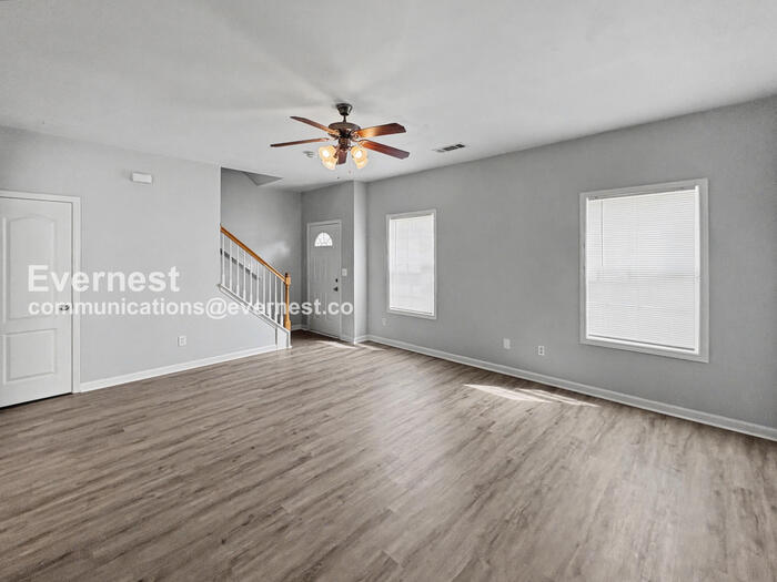 Building Photo - 8637 Thomas Rd