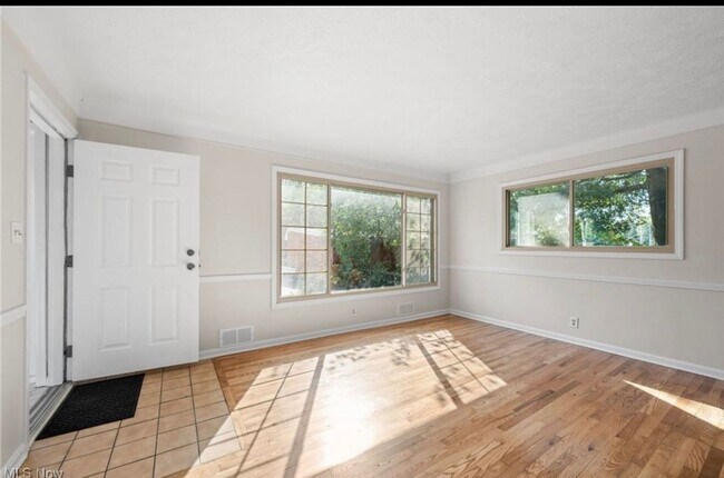 Building Photo - 15334 Triskett Rd