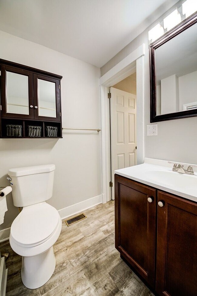 Building Photo - Beautiful 3 bedroom home in Mt. Washington available September 1!