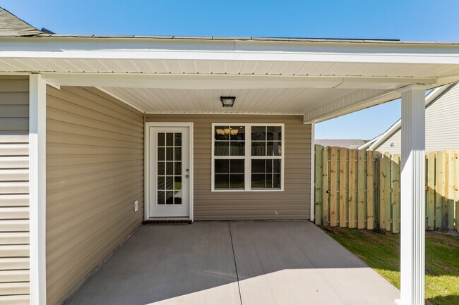 Building Photo - 1321-1321 Elbron Dr