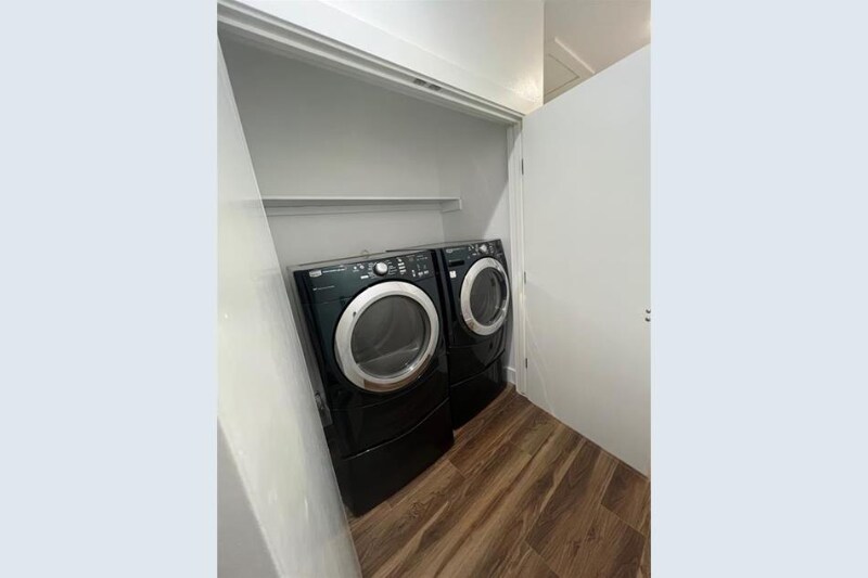 Building Photo - 407 Winnie St