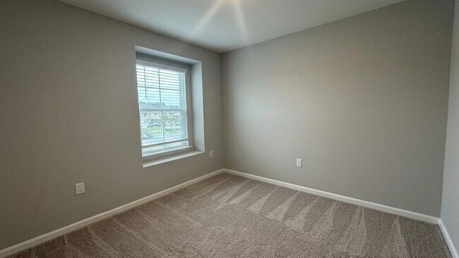 Building Photo - Orchard Park 3/2.5 Townhome Available Now || Convenient Location with Community Amenities