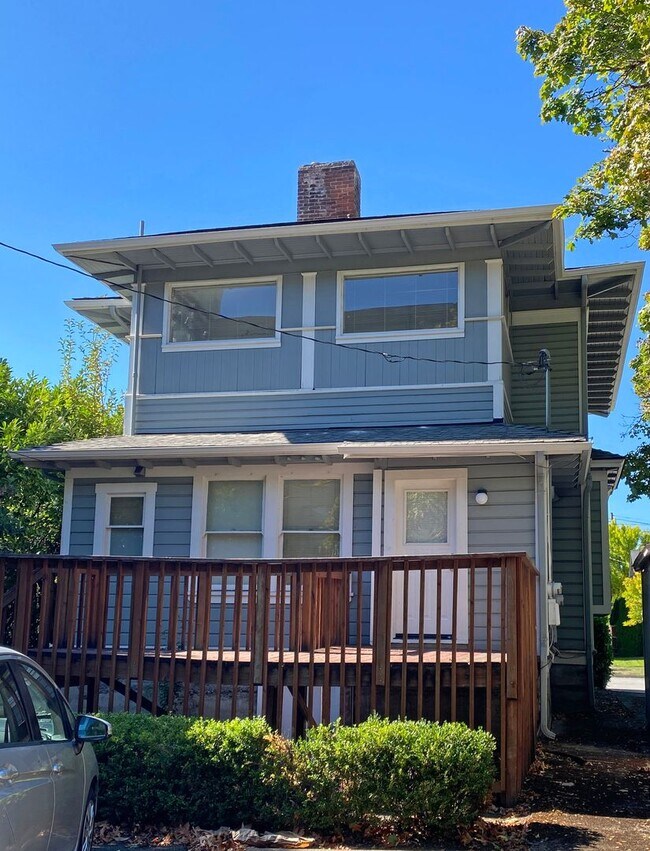 Building Photo - 5 bedroom house in the heart of Corvallis!