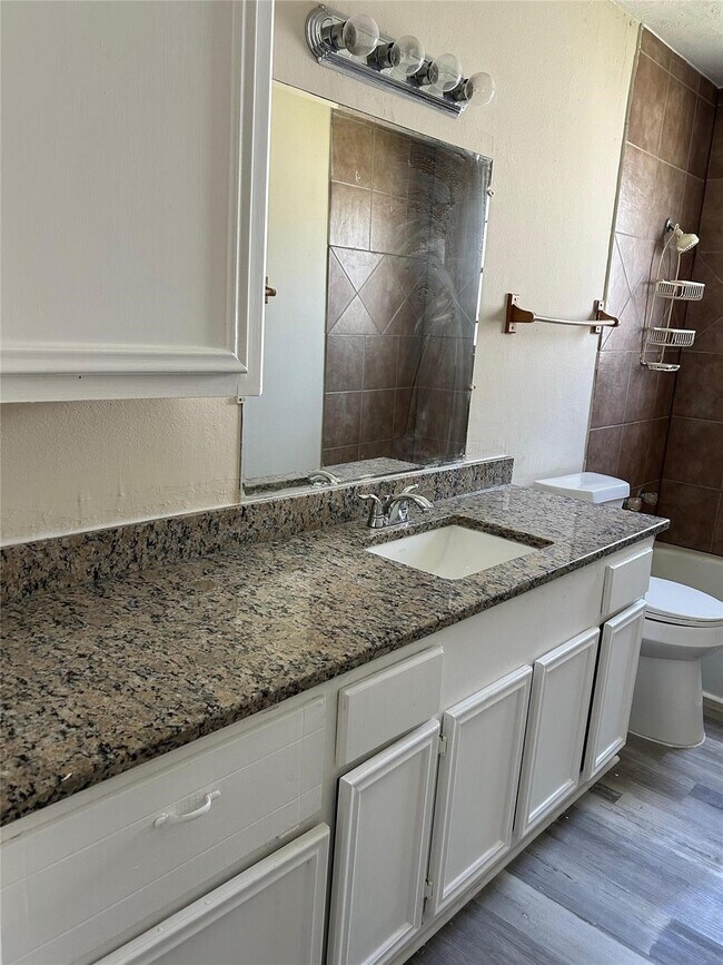 Building Photo - 3822 Ebbtide Dr