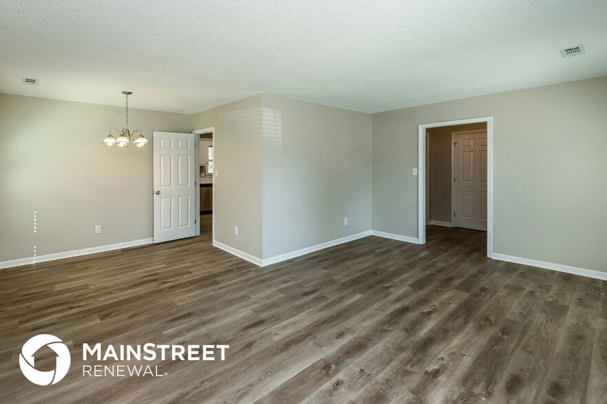 Building Photo - 9009 Trailhead Ct