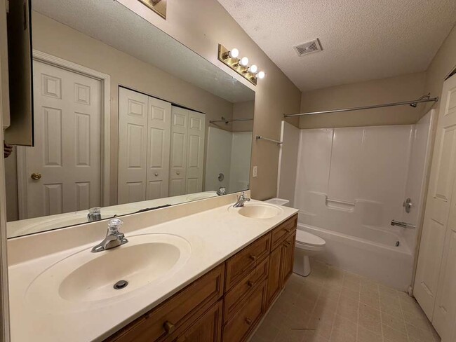 Building Photo - 6007 Cougar Ln