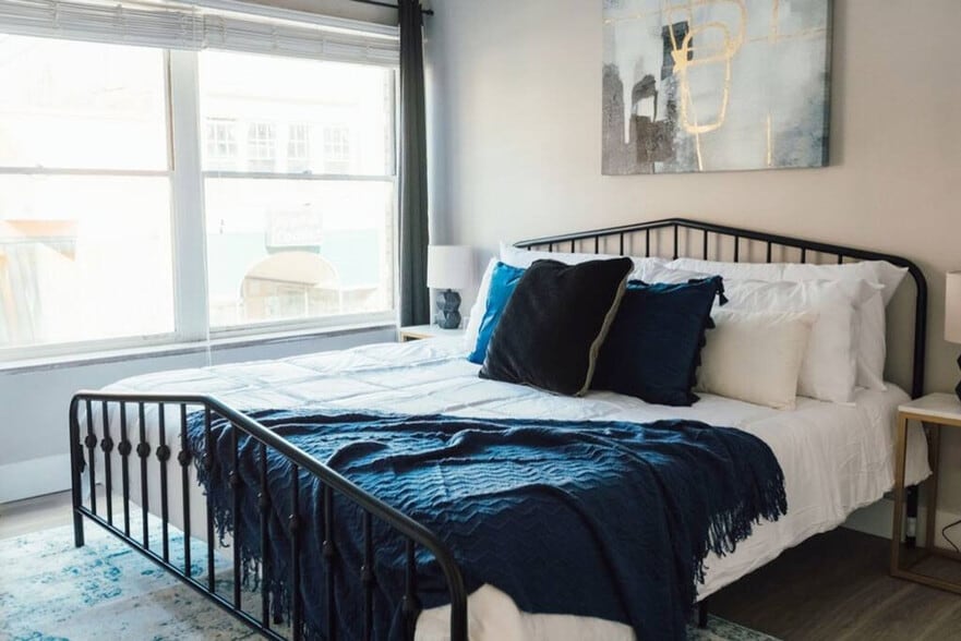 Building Photo - 202 E Main St