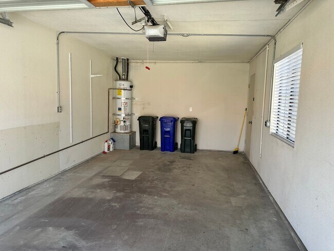 Building Photo - Spacious 2 Bedroom Home in Desirable Jess Ranch Community