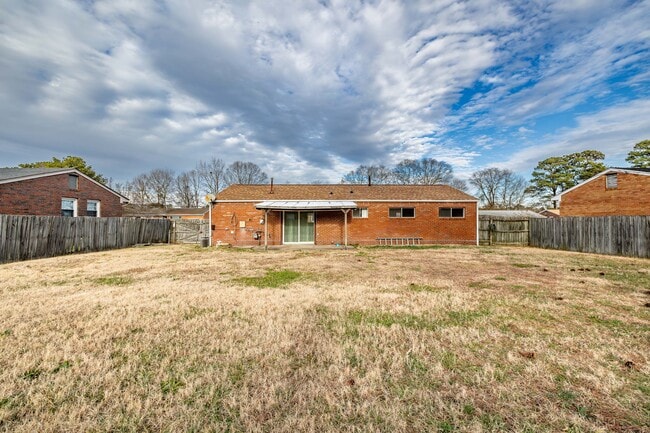 Building Photo - 3945 Starboard Rd