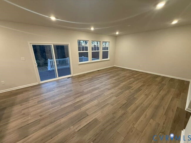 Building Photo - 6454 Fennec Run