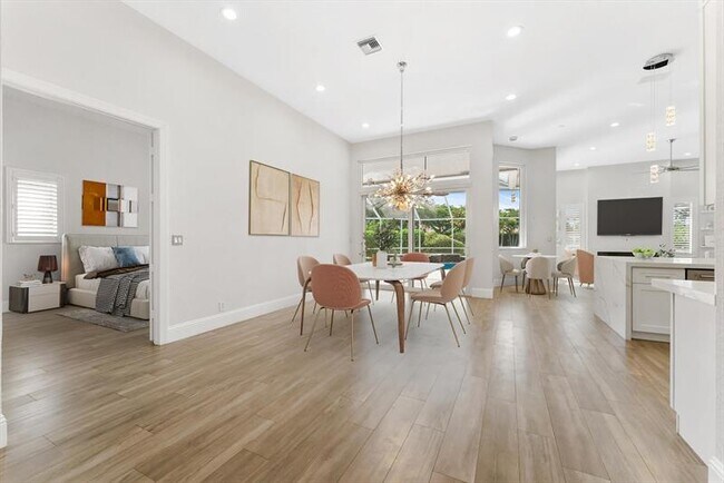 Building Photo - 6689 NW 70th Pl