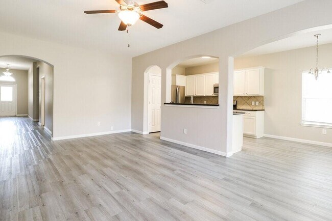 Building Photo - 18460 Sunrise Maple Dr