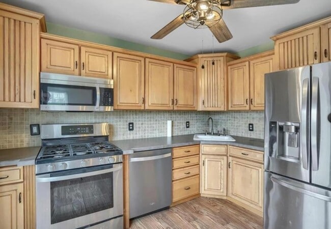 Building Photo - 3404 Whispering Hills Dr