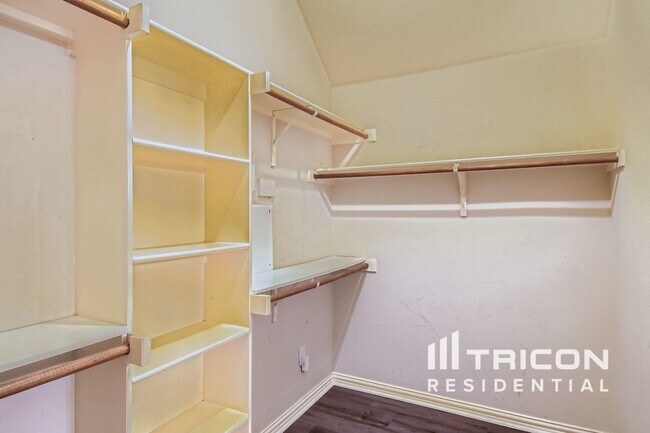 Building Photo - 7814 Longbow Ln