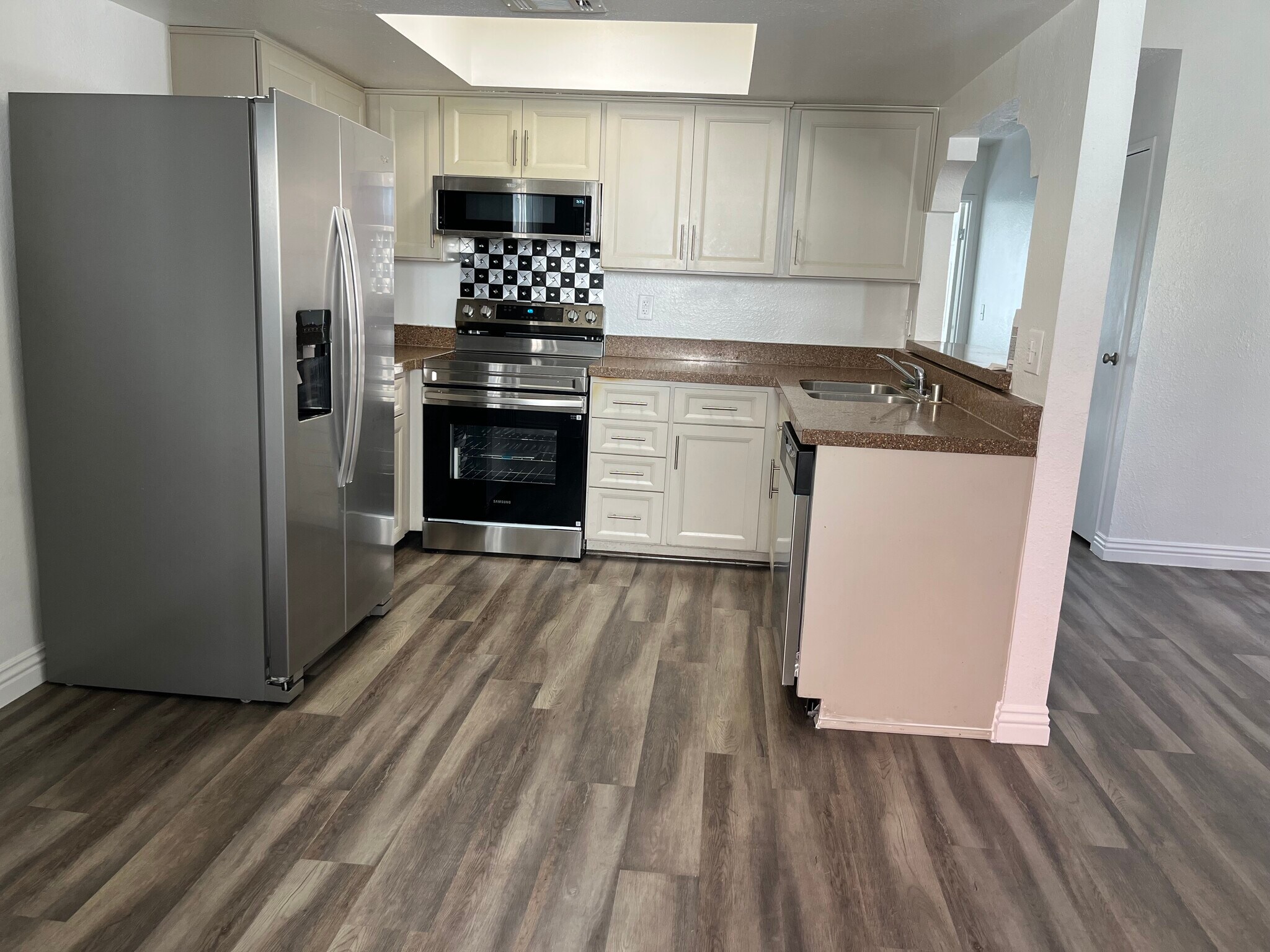 Building Photo - 5078 Spencer St