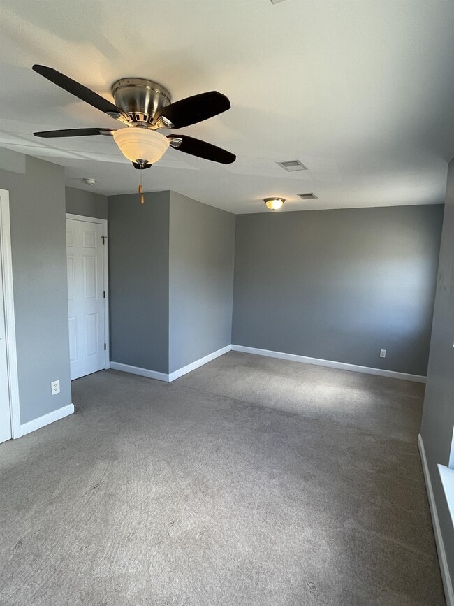 Building Photo - 717 Gazania Ln