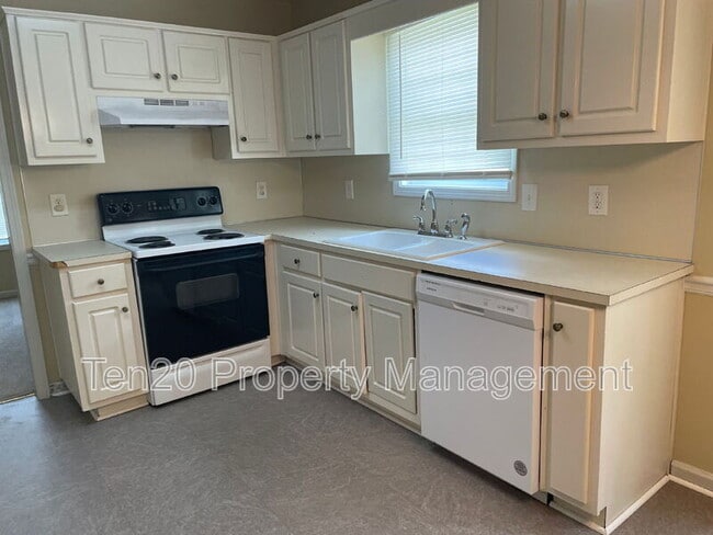 Building Photo - 6136 Crossbow Dr