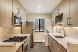 Building Photo - 30 Hillside Terrace