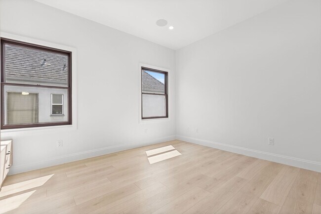 Building Photo - 341 N Genesee Ave