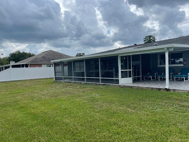 Building Photo - 2101 Palm Blvd