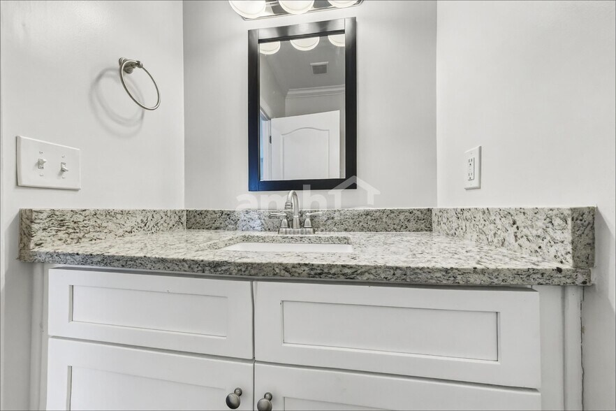 Building Photo - 2533 Kilkenny Ct
