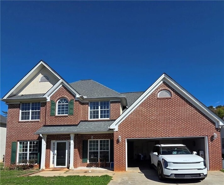 Building Photo - 1696 Central Park Loop