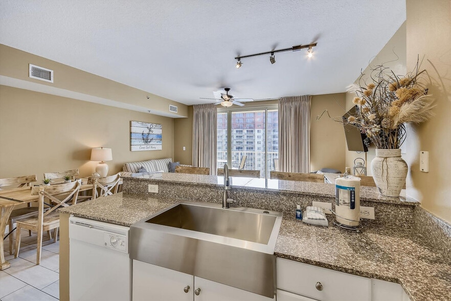 Building Photo - 104 Gulfside Ct