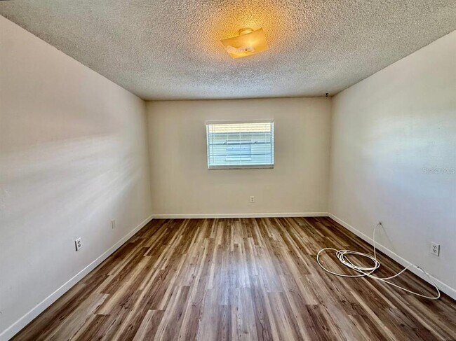 Building Photo - 6612 S Juanita St