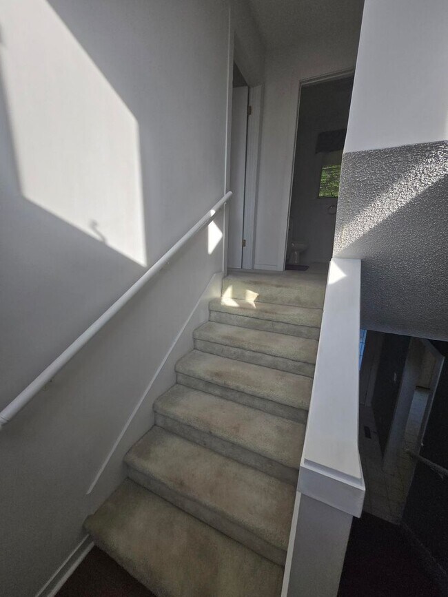 Building Photo - Spacious 3-Bedroom Condo in Gated Community – Modern Comfort & Convenience!