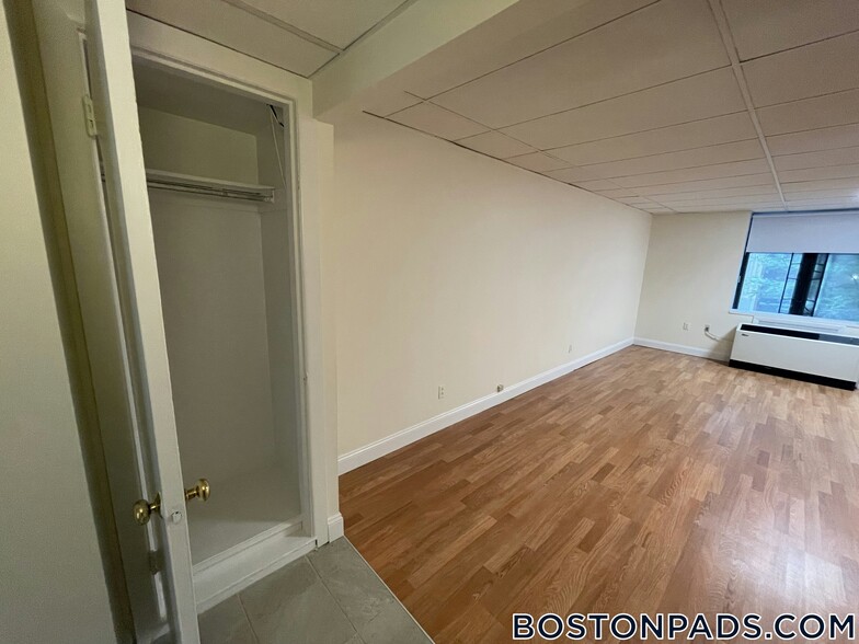 Building Photo - 62 Boylston St