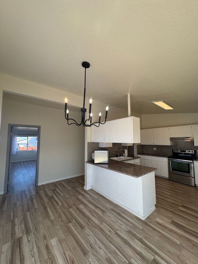 Building Photo - 103 Pueblo Way