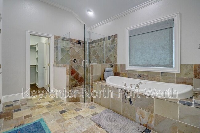 Building Photo - 5606 Pershing Ave