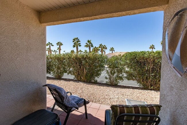 Building Photo - Scenic View Community two-story townhouse ...