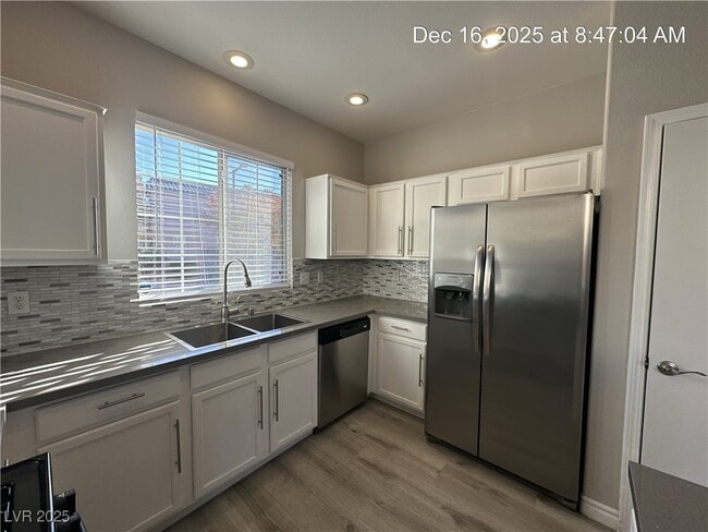 Building Photo - 2665 Cottonwillow St