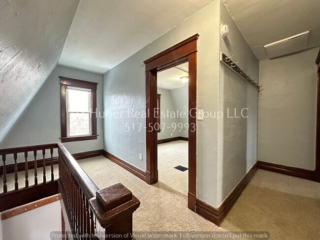 Building Photo - 1023 Persons Ct