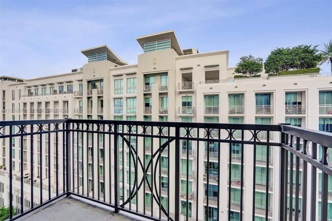 Building Photo - 301 Altara Ave