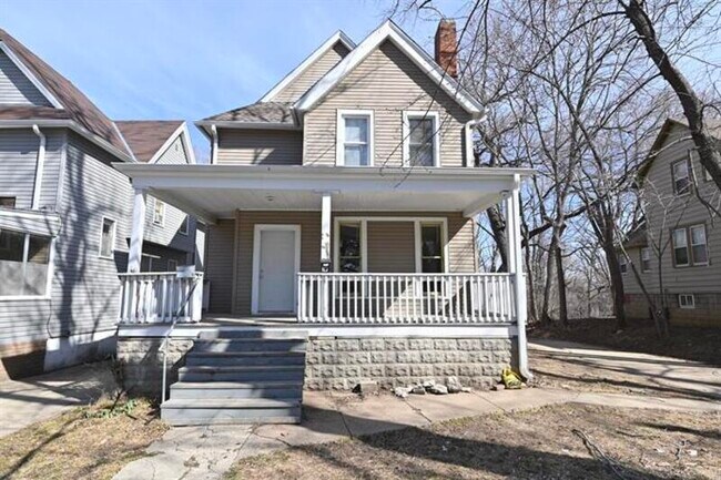 Building Photo - 4038 Seward St