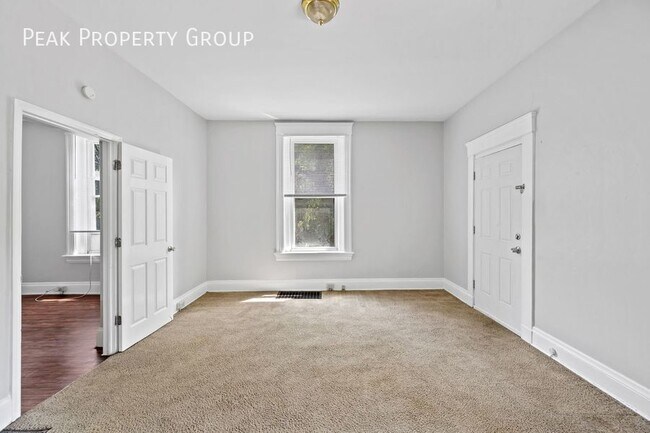 Building Photo - 494 Riddle Rd