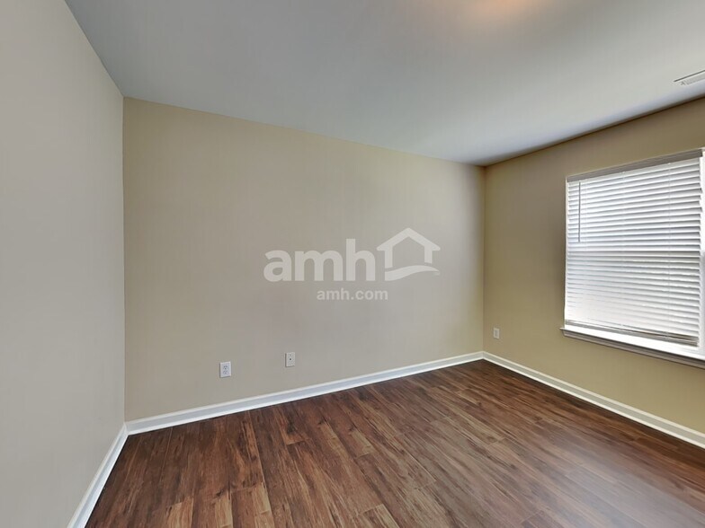 Building Photo - 1748 Main Divide Dr