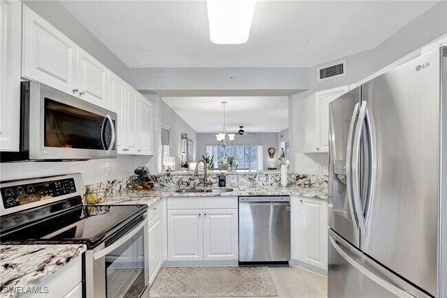 Building Photo - 7811 Regal Heron Cir