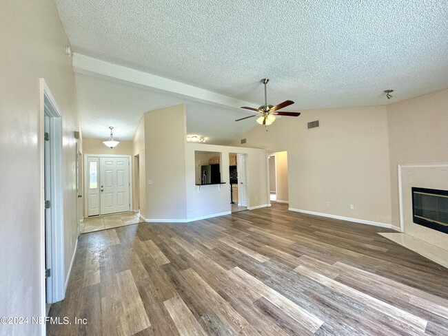 Building Photo - 1136 Dorwinion Dr