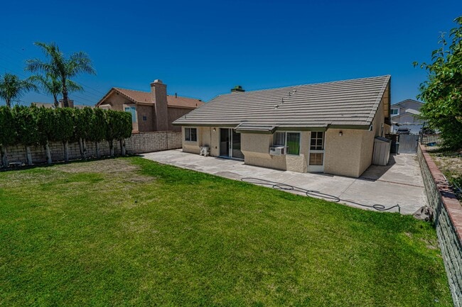 Building Photo - COMING SOON! Single Story 3 Bedroom in Mou...