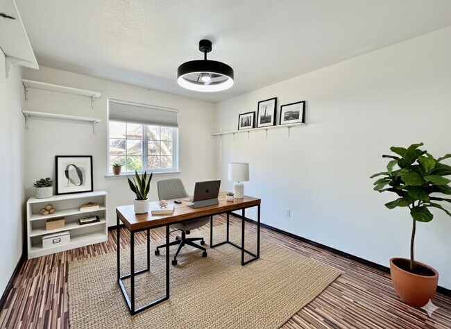 Building Photo - Spacious SW Tigard Retreat with Entertainer’s Backyard & Modern Chef’s Kitchen