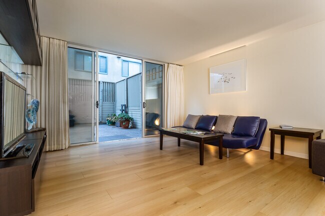 Building Photo - 3200 6th Ave