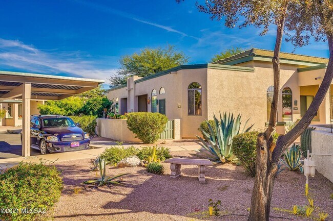 Building Photo - 2421 W Via Di Silvio