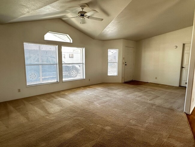 Building Photo - Coolidge 3 Bedroom 2 Bathroom Home Under $1,500!