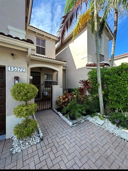 Building Photo - 15372 SW 9th Way