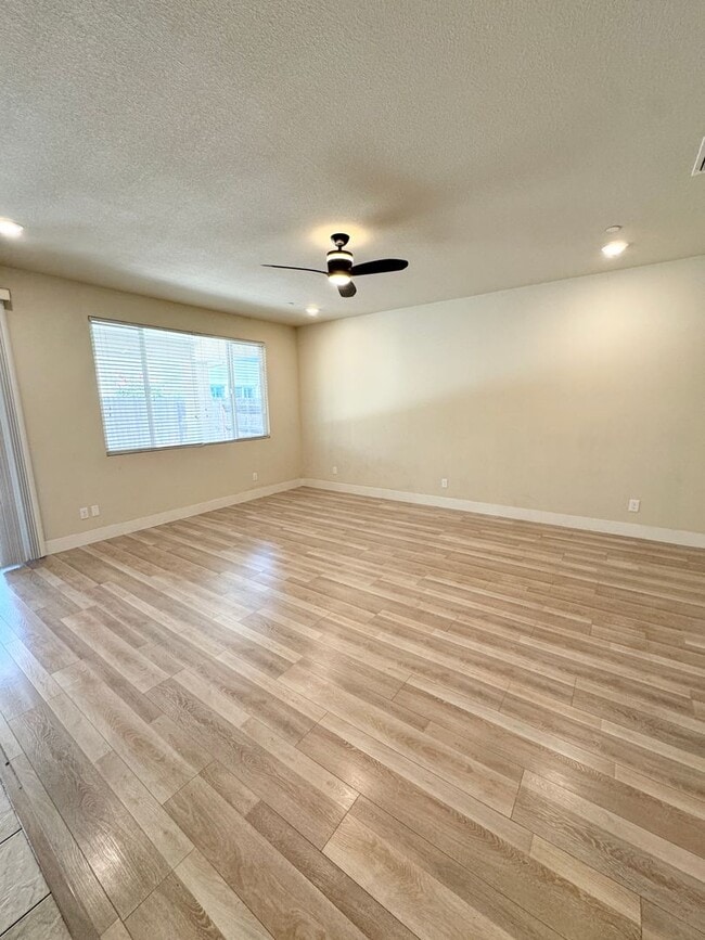 Building Photo - Resort-Style Living in Natomas Meadows | 4BD + Clubhouse & Pools SEE VIDEO